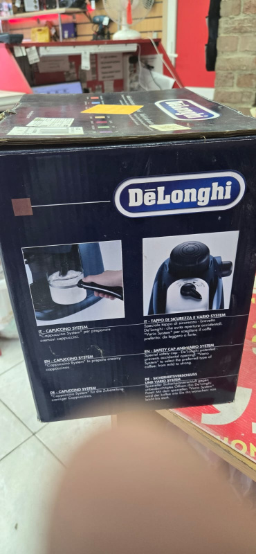 Кофемашина Delonghi EC7