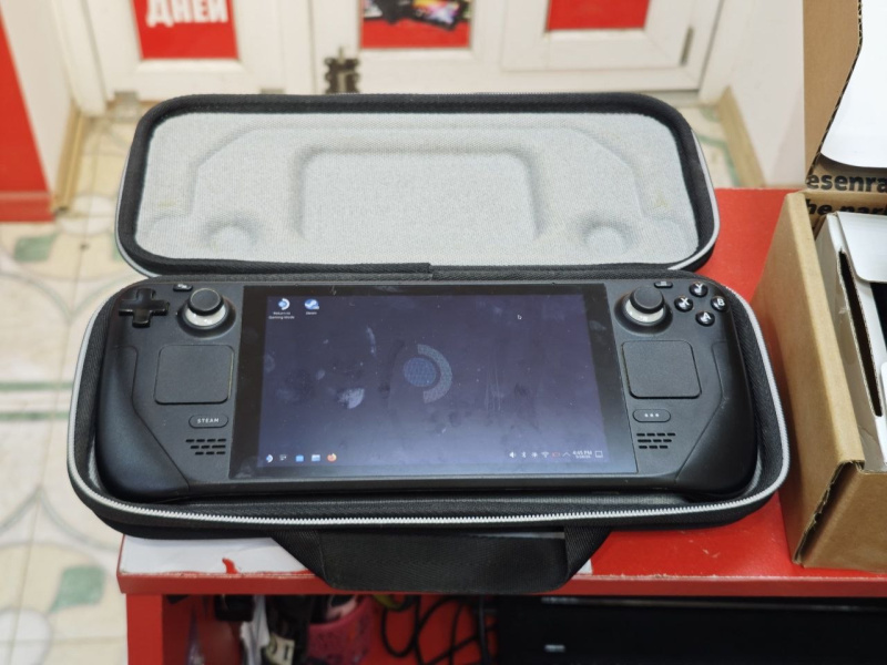 Игровая приставка Valve Steam Deck LCD 512GB