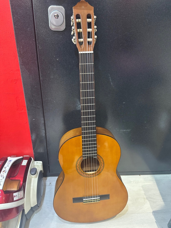 Акустическая гитара Yamaha С40