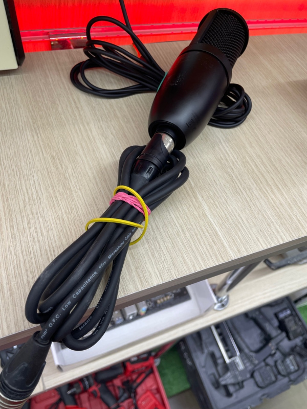 Микрофон  AKG P120