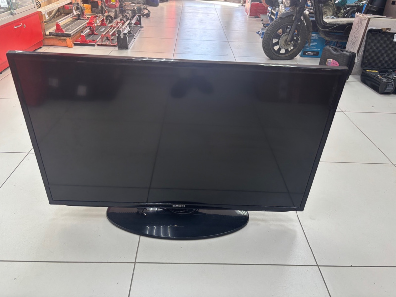 Телевизор Samsung UE40EH5007