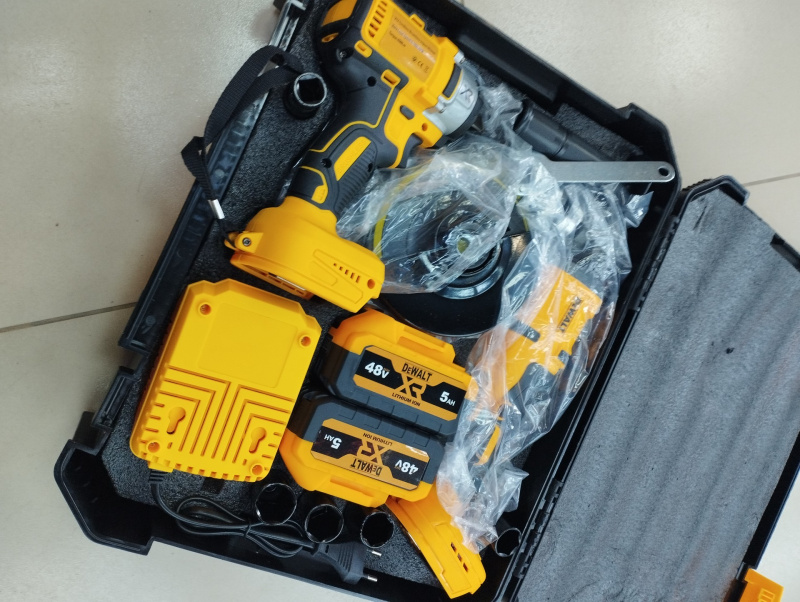 Набор электроинструмента Dewalt 2 in 1