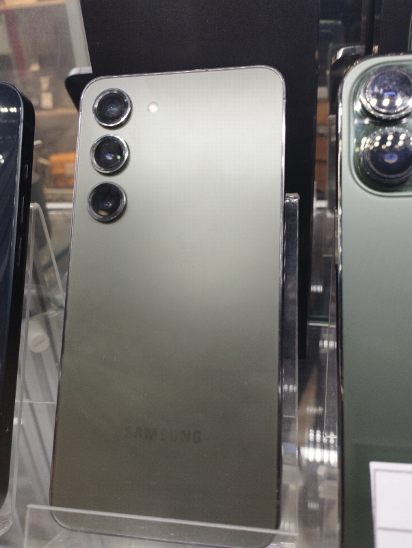 Мобильный телефон Samsung Galaxy S23