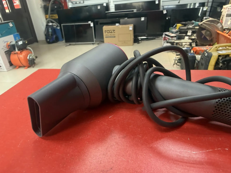 Фен Dyson q900