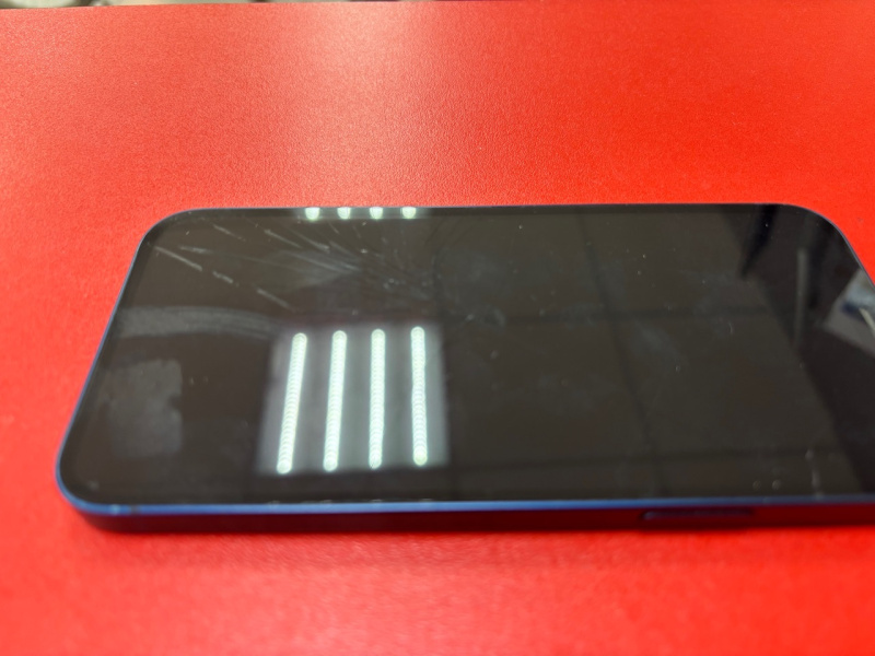 Мобильный телефон Apple iPhone 12